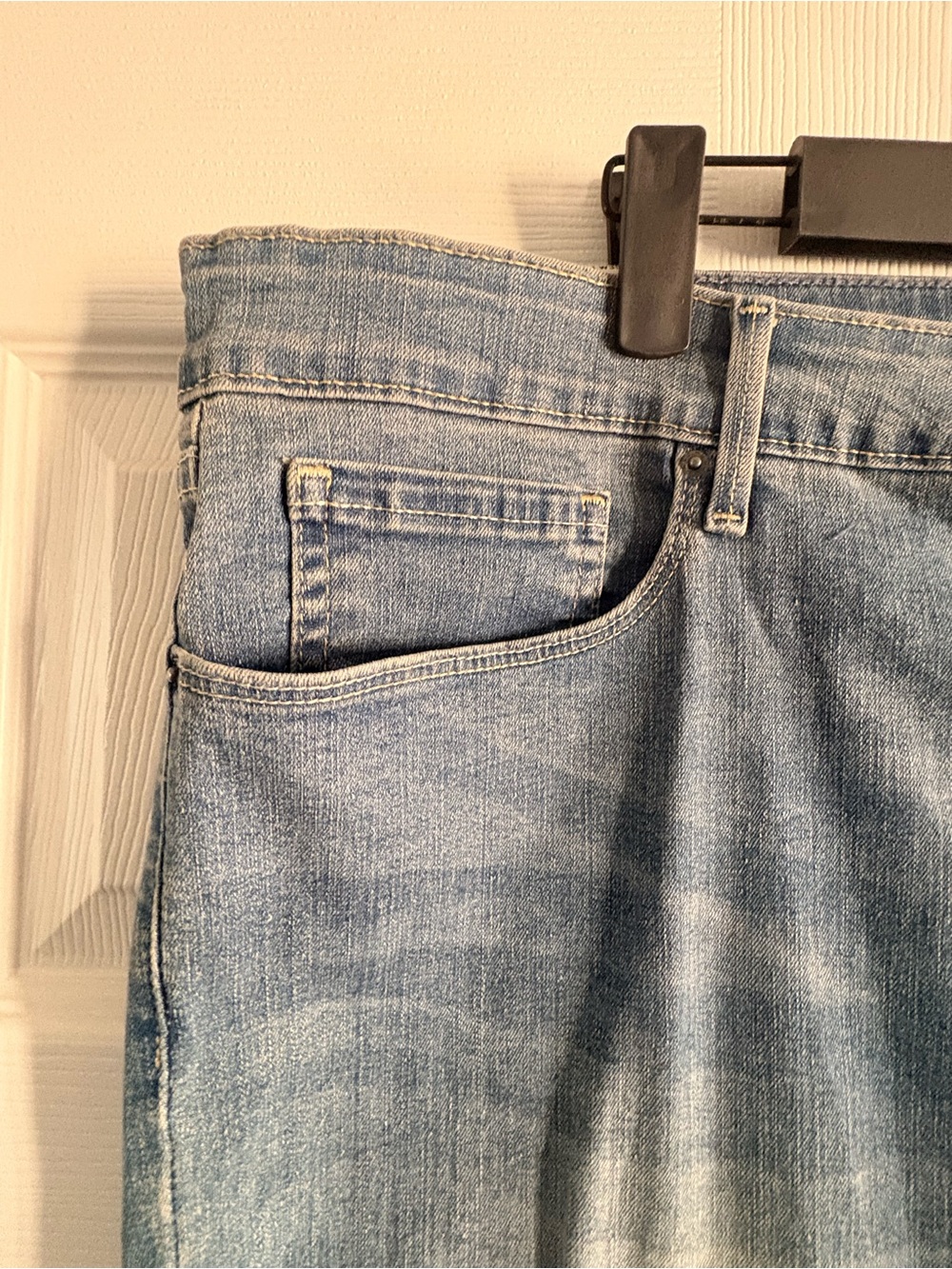 Signature Gold by Levi Strauss Totally Shaping Straight - Picture 7 of 16